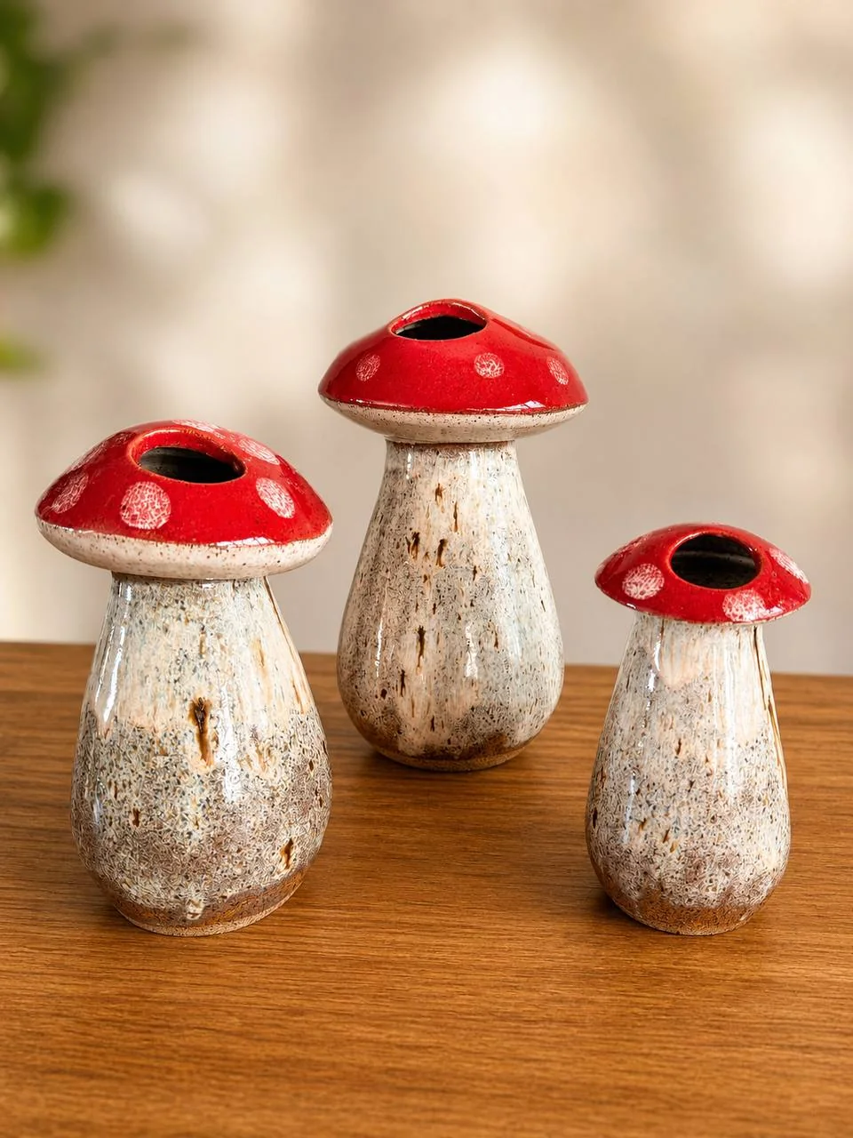 Trio de cogumelos decorativos em cerâmica
